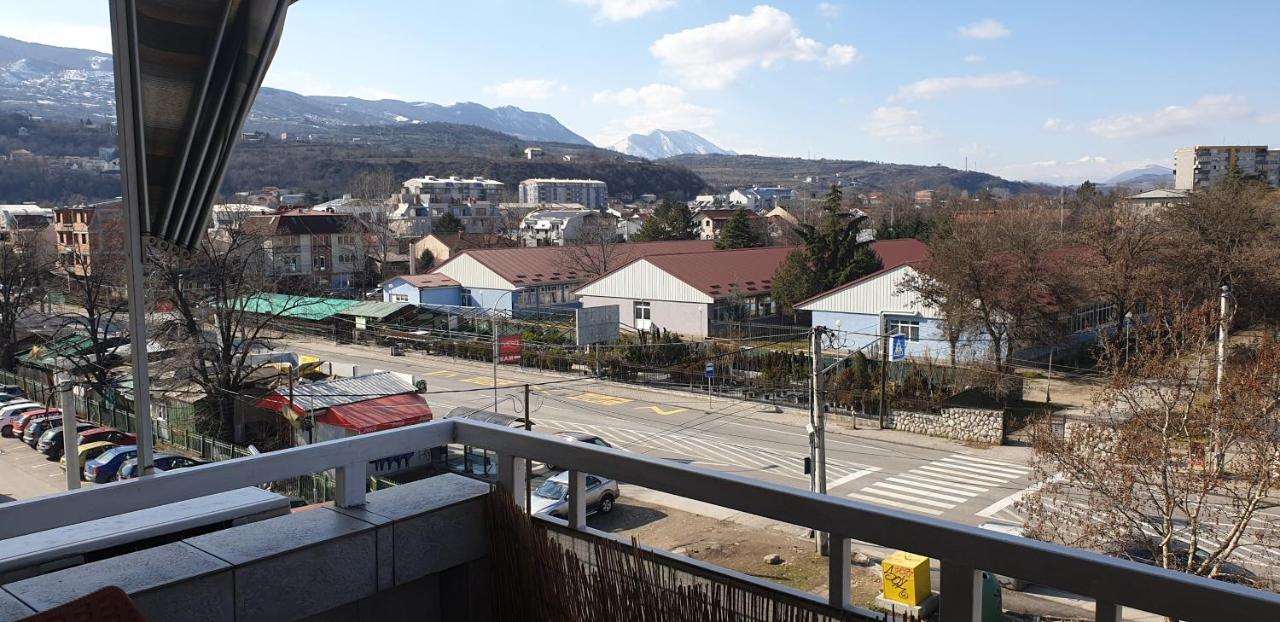 Spectacular Apartment In Skopje, City Mall Area Exterior photo
